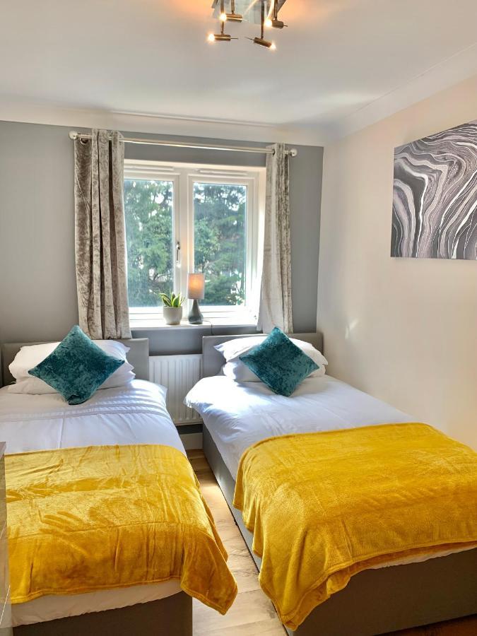 An Entire 2Beds, 2Bathrooms, Free Wifi, Free Parking, Risinghurst, Oxford Luaran gambar