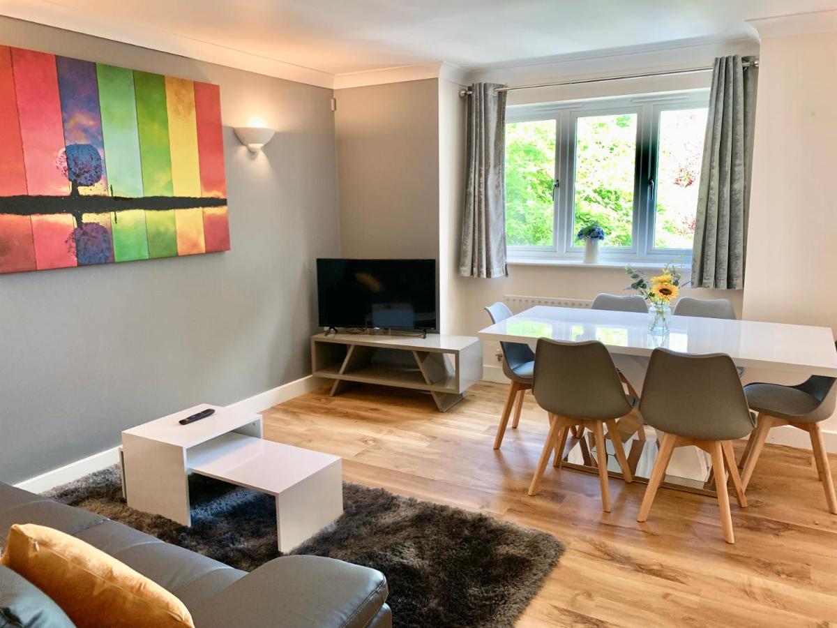 An Entire 2Beds, 2Bathrooms, Free Wifi, Free Parking, Risinghurst, Oxford Luaran gambar