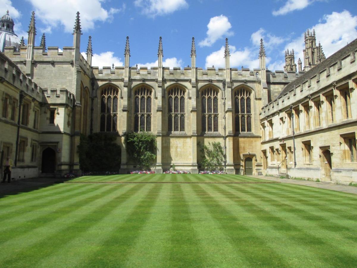 An Entire 2Beds, 2Bathrooms, Free Wifi, Free Parking, Risinghurst, Oxford Luaran gambar