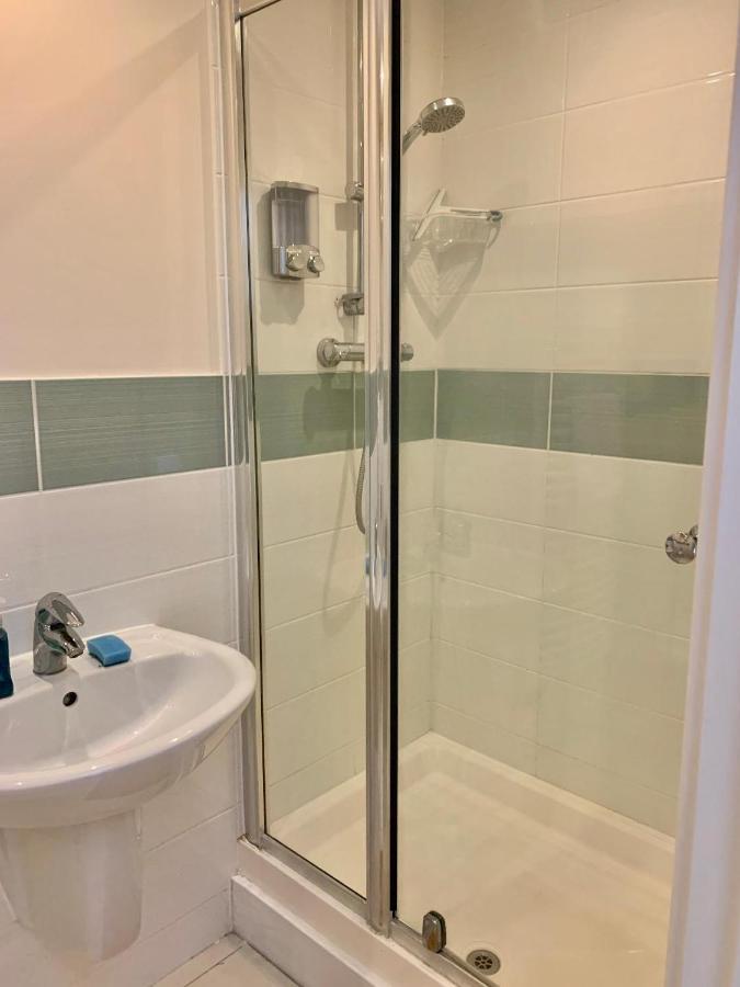 An Entire 2Beds, 2Bathrooms, Free Wifi, Free Parking, Risinghurst, Oxford Luaran gambar